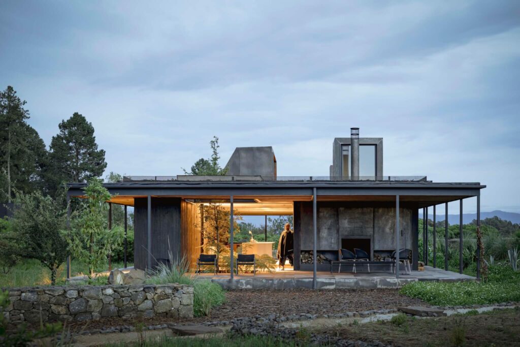 A desert house designed for water